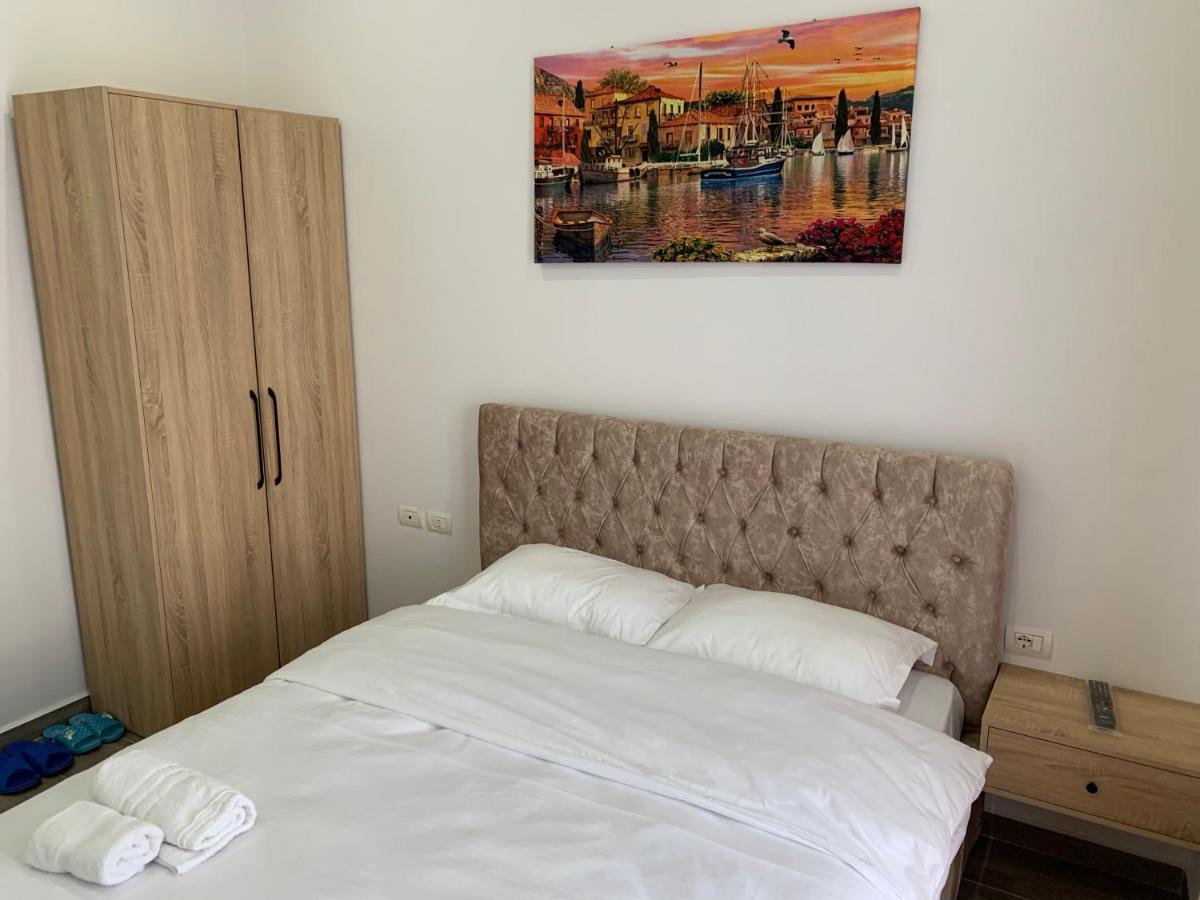 Hotel Restaurant Deso Shijak Exteriér fotografie