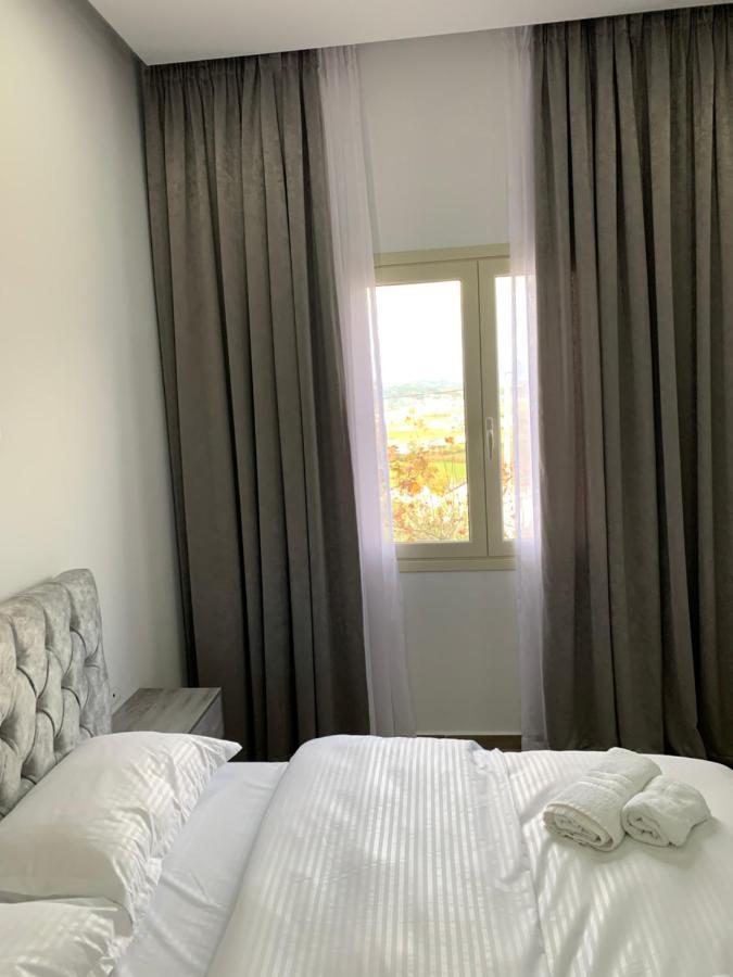 Hotel Restaurant Deso Shijak Exteriér fotografie