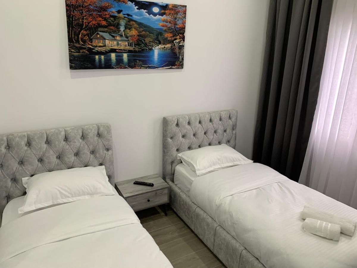 Hotel Restaurant Deso Shijak Exteriér fotografie