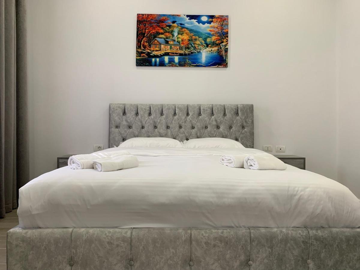Hotel Restaurant Deso Shijak Exteriér fotografie